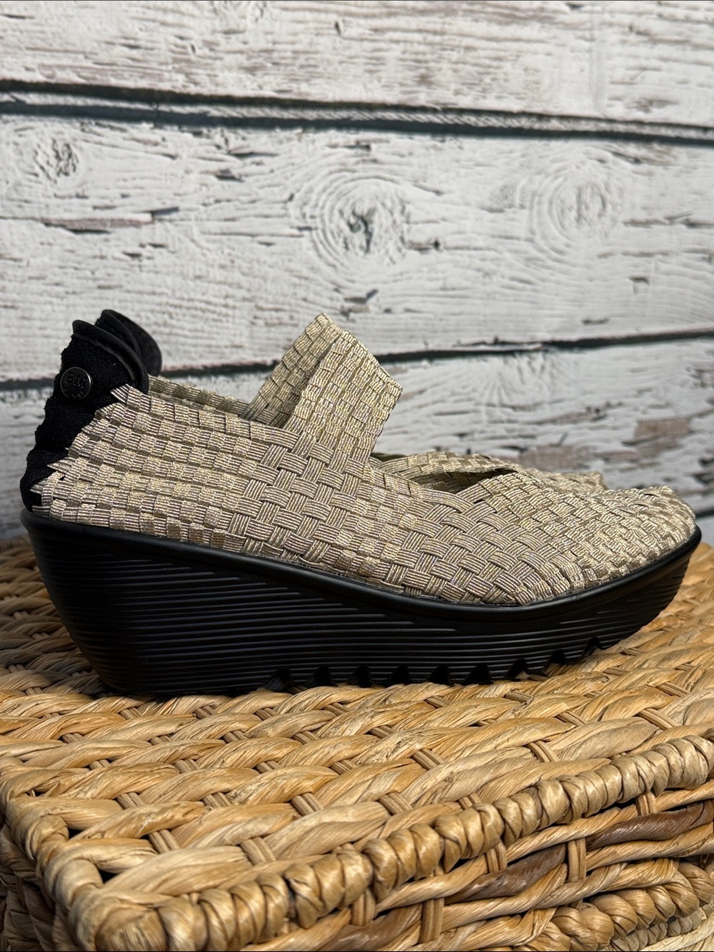 Bernie mev. BM Lulia platform wedge tan gold metallic